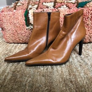 caramel leather Guess heels